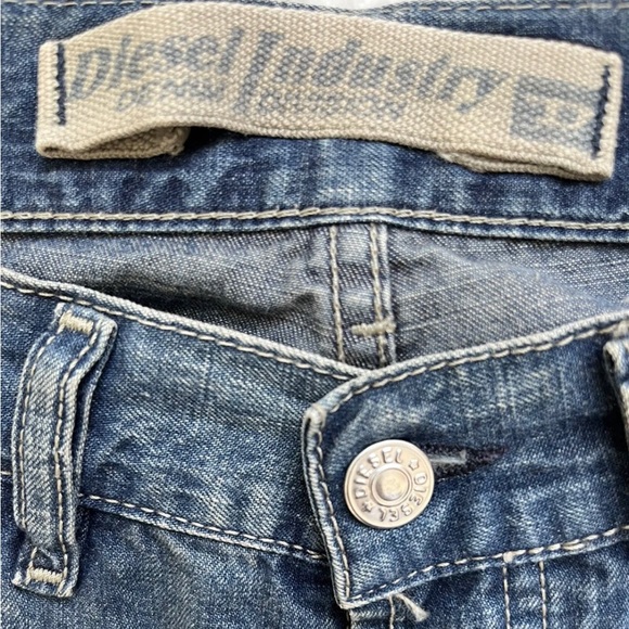 Mens Diesel Industry Blue Denim Jeans Medium Wash Size 32x28.5 - Picture 3 of 12